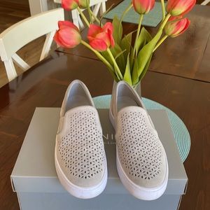 Vionic - Kani Light Gray Slip-on Sneakers